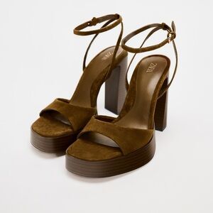 Zara | CHUNKY HEELED PLATFORM SUEDE SANDALS | Size 6.5 NWT